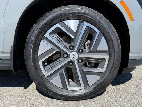Used 2023 Hyundai Kona SEL w/ Cargo Package FWD image 9