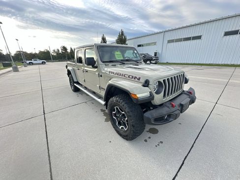 Used 2022 Jeep Gladiator Rubicon w/ LED Lighting Group AWD/4WD image 16