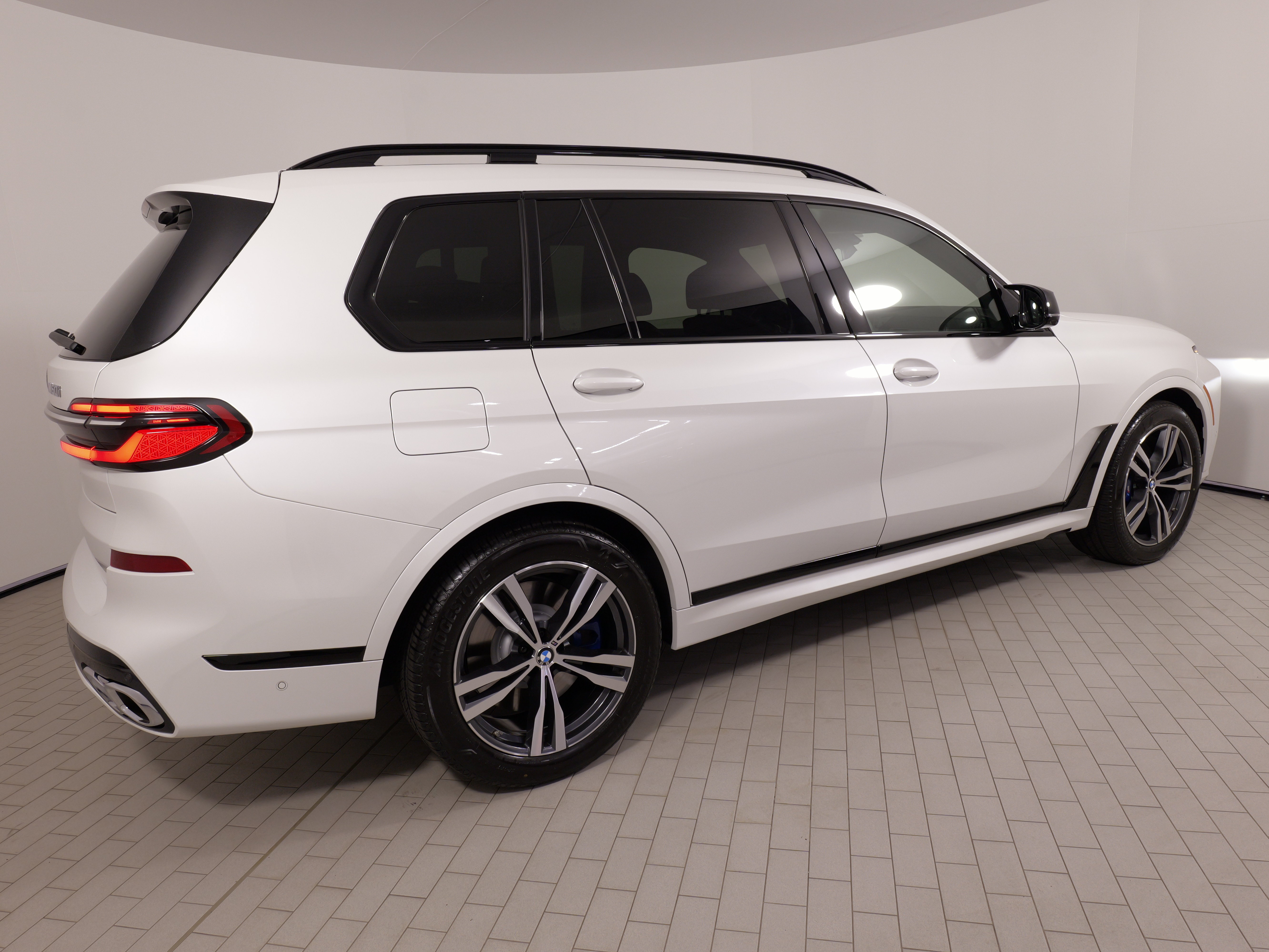 Used 2026 BMW X7 M60i AWD/4WD image 9