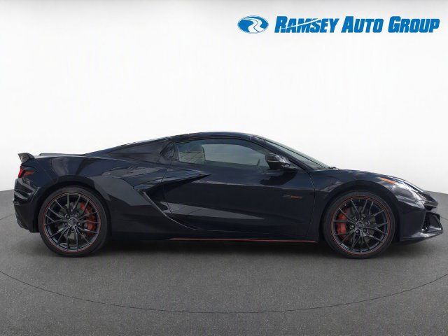 Used 2023 Chevrolet Corvette Stingray Premium Conv w/ Z51 Performance Package RWD image 8