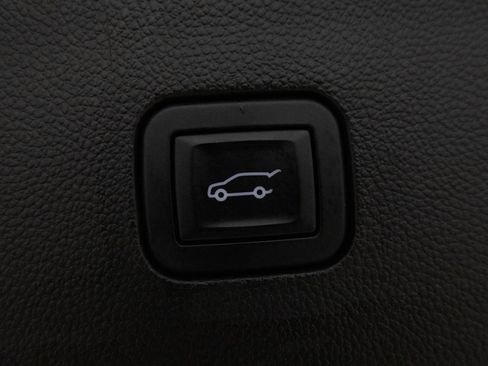 Used 2020 Buick Enclave Avenir w/ Avenir Technology Package image 37