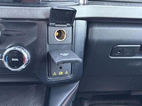 Used 2024 Ford F250 Platinum image 28