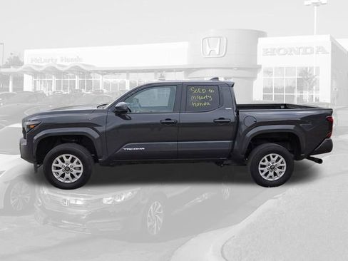 Used 2024 Toyota Tacoma SR5 image 9