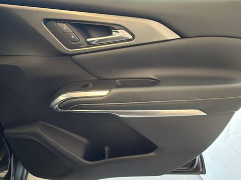 Used 2025 Chevrolet Traverse LT image 21