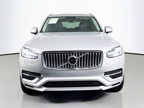 Used 2023 Volvo XC90 T8 Ultimate AWD/4WD image 2