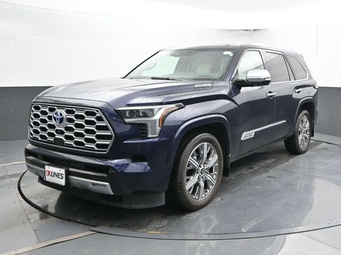 Used 2024 Toyota Sequoia Capstone AWD/4WD image 8