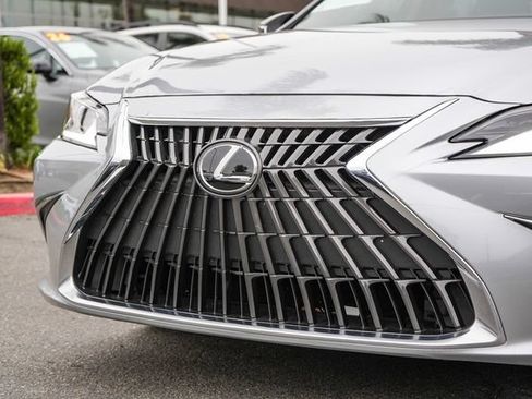 Used 2025 Lexus ES 350 w/ Accessory Package (Z2) FWD image 6