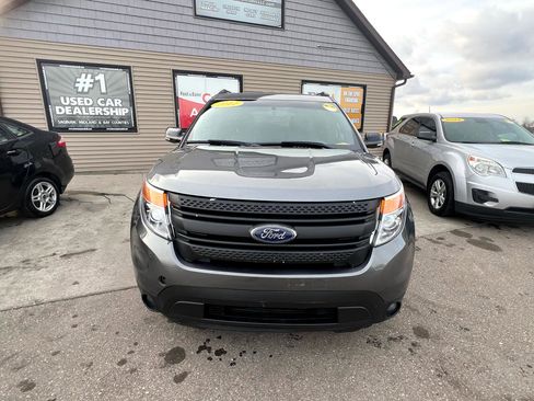 Used 2012 Ford Explorer XLT image 2