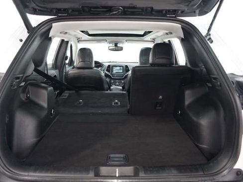 Used 2020 Jeep Cherokee Latitude Plus w/ Cold Weather Group image 34