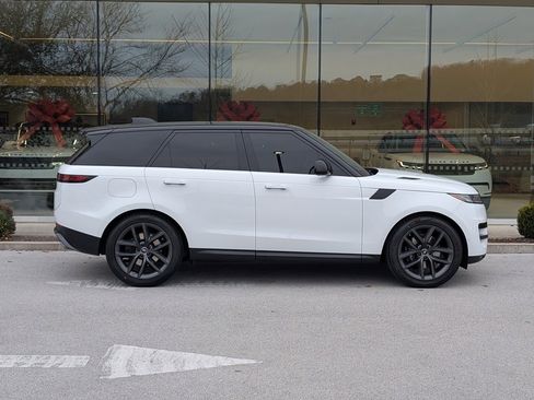 Used 2024 Land Rover Range Rover Sport SE image 7