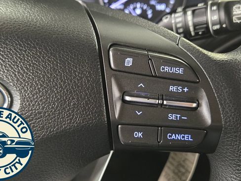 Used 2018 Hyundai Elantra GT FWD image 13