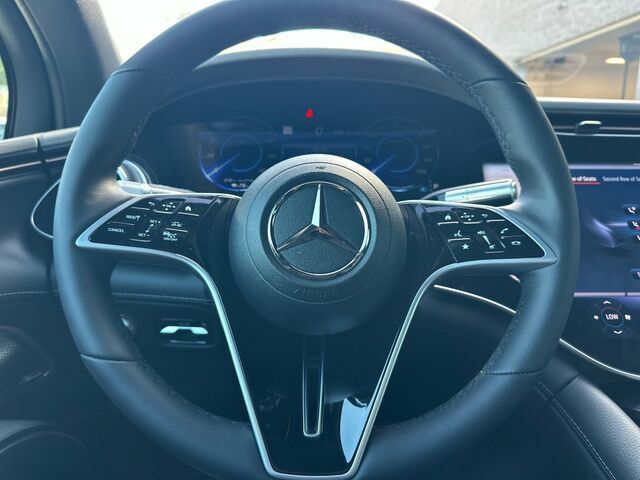 Used 2023 Mercedes-Benz EQS 580 4MATIC SUV w/ Acoustic Comfort Package image 29