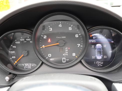 Used 2021 Porsche 718 Boxster image 19