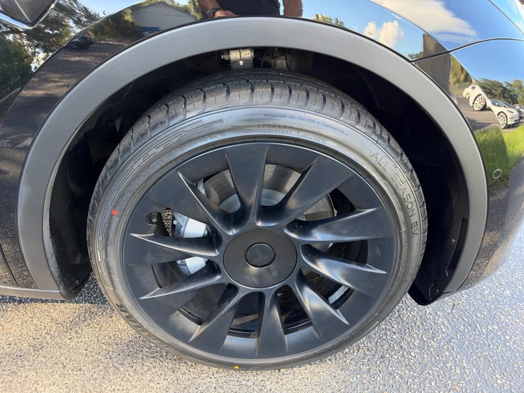 Used 2022 Tesla Model Y Long Range AWD/4WD image 35