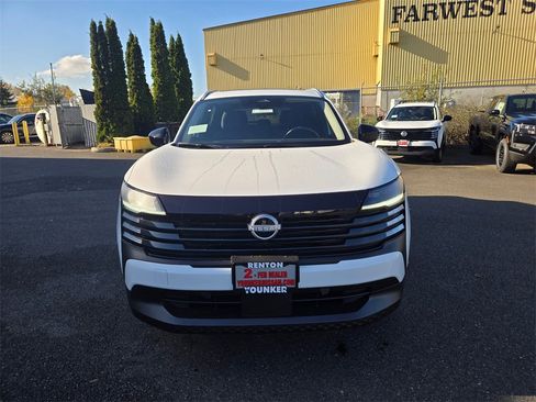 New 2026 Nissan Kicks SV w/ SV Premium Package image 2