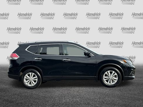 Used 2016 Nissan Rogue SV w/ SV Premium Package image 3