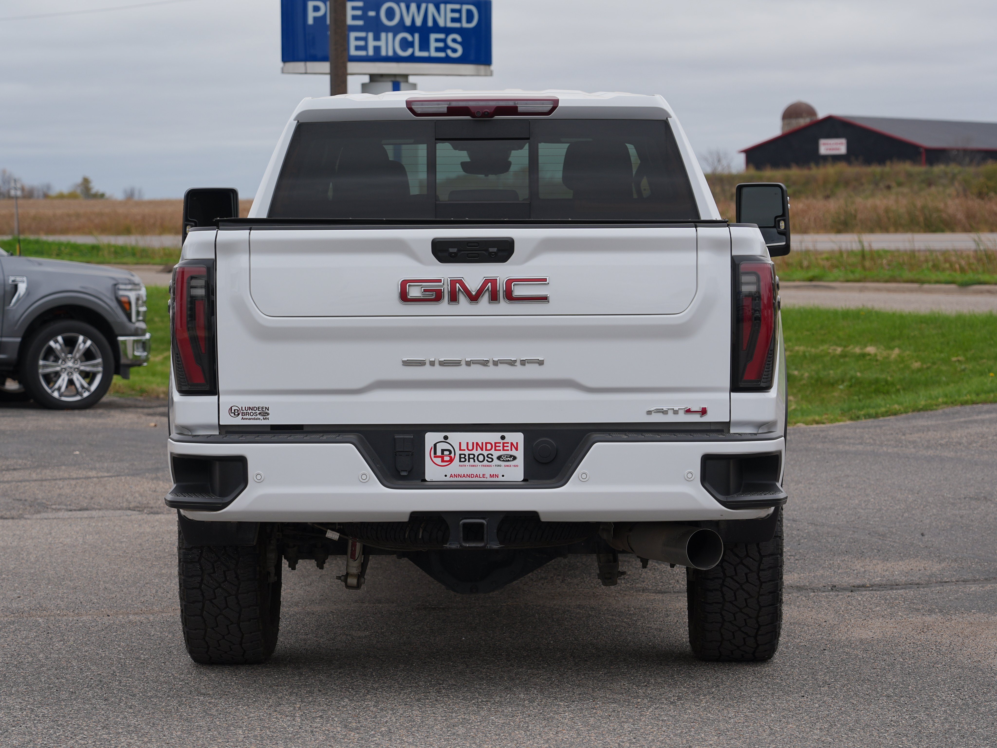 Used 2024 GMC Sierra 3500 AT4 w/ AT4 Premium Plus Package AWD/4WD image 4