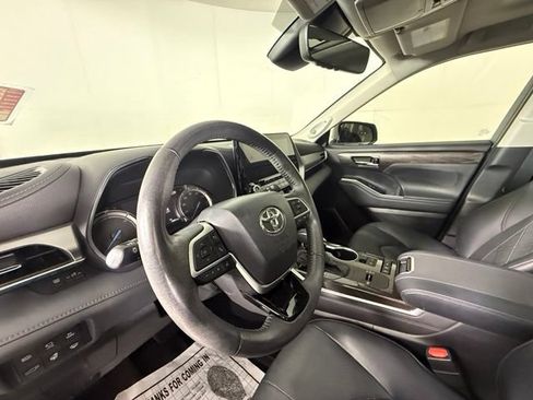 Used 2022 Toyota Highlander Platinum AWD/4WD image 6