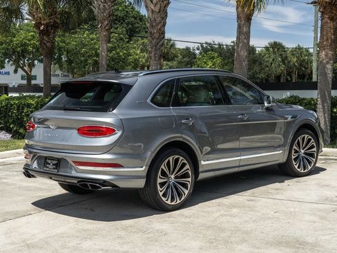 Used 2021 Bentley Bentayga AWD/4WD image 8