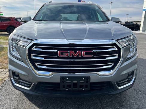 Used 2023 GMC Terrain SLT image 3