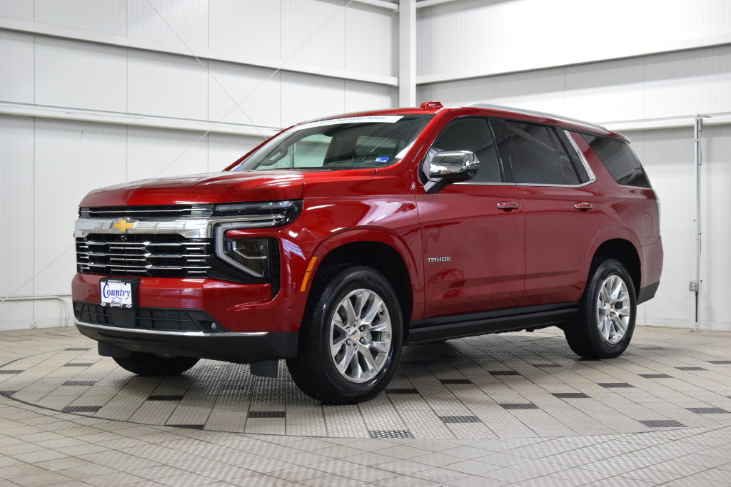 Used 2025 Chevrolet Tahoe Premier AWD/4WD image 3