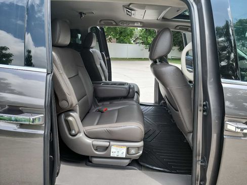 Used 2015 Honda Odyssey Touring Elite image 38