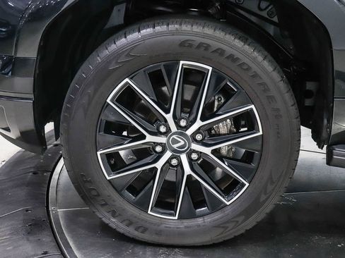 Used 2024 Lexus GX 550 w/ Accessory Package (Z1) AWD/4WD image 9