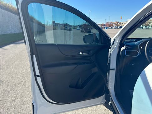 Used 2023 Chevrolet Equinox LT image 12