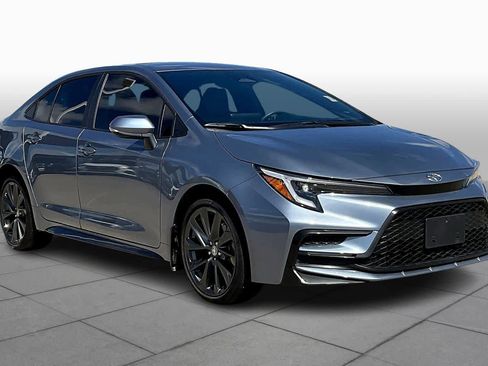 Used 2026 Toyota Corolla SE FWD image 3
