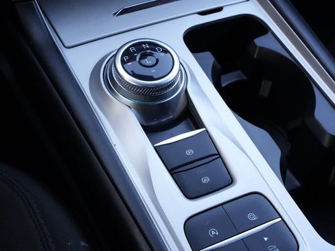 Used 2022 Ford Explorer XLT image 14