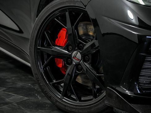 Used 2021 Chevrolet Corvette Stingray Premium Cpe w/ Z51 Performance Package RWD image 3