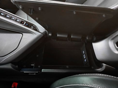 Used 2020 Chevrolet Corvette Stingray Preferred Cpe w/ 2LT Preferred Equipment Group image 35