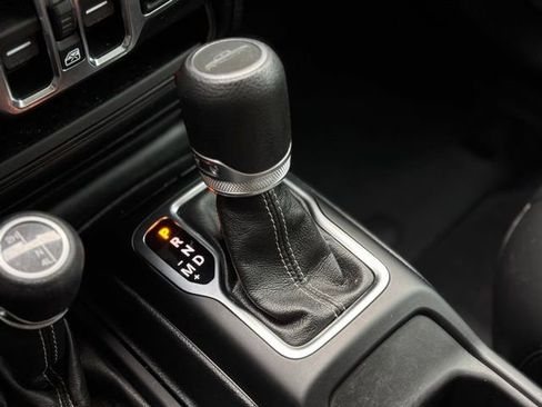 Used 2021 Jeep Gladiator Overland image 41