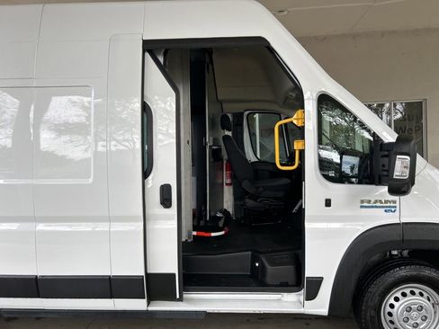Used 2024 RAM ProMaster 3500 w/ Delivery Van Package FWD image 22