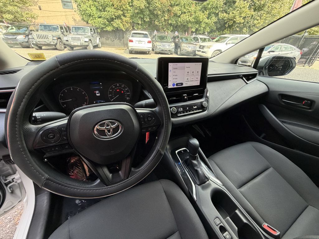 Used 2023 Toyota Corolla LE FWD image 11