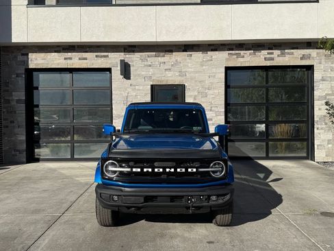 Used 2022 Ford Bronco Outer Banks AWD/4WD image 8