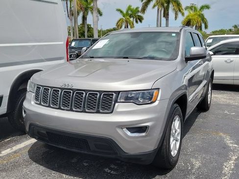 Used 2018 Jeep Grand Cherokee Laredo RWD image 27