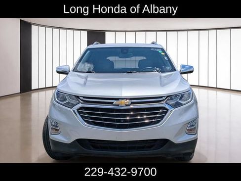 Used 2020 Chevrolet Equinox Premier FWD image 2
