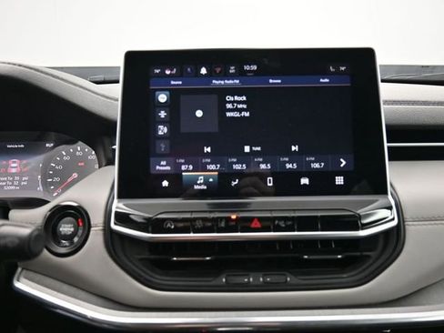 Used 2024 Jeep Compass Limited image 28