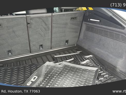 Used 2020 Audi Q8 Prestige w/ Prestige Package image 36