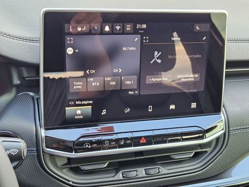 New 2026 Jeep Compass Latitude image 18