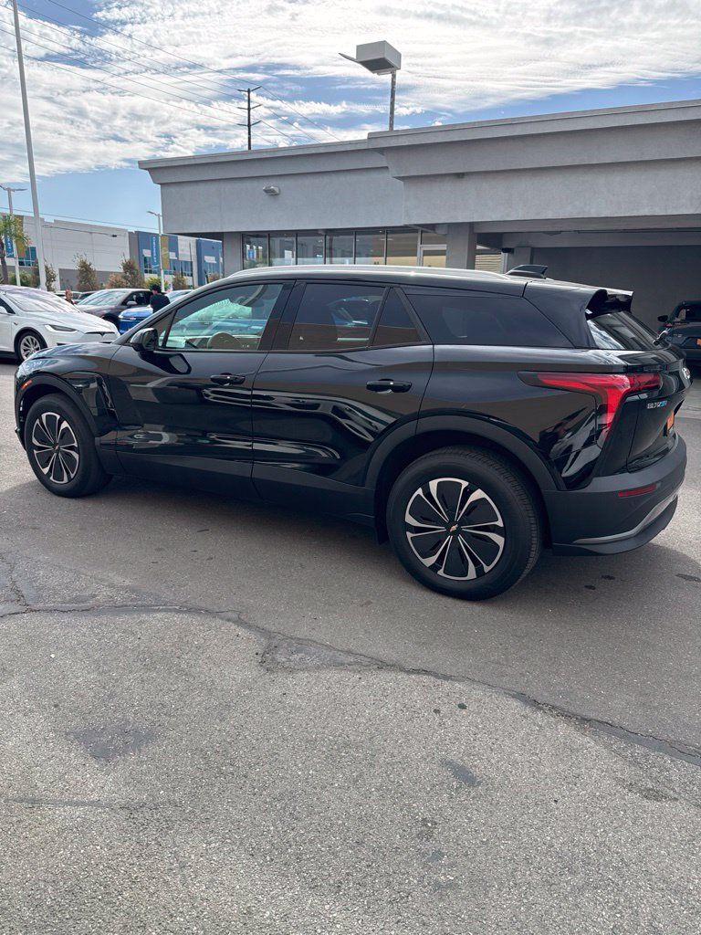 Used 2024 Chevrolet Blazer EV LT AWD/4WD image 3