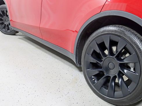 Used 2023 Tesla Model Y Long Range image 12