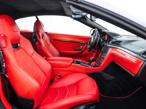 Used 2015 Maserati GranTurismo MC RWD image 13