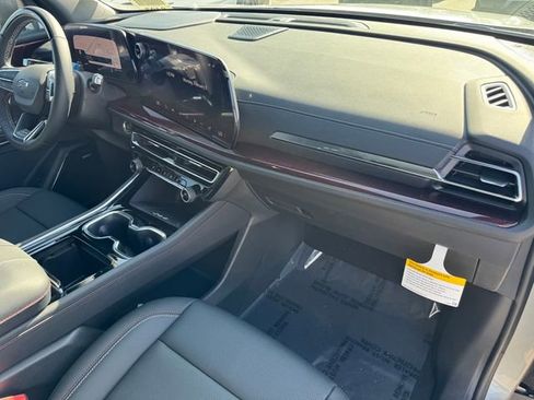 New 2026 Chevrolet Traverse Z71 w/ Enhanced Driving Package image 6