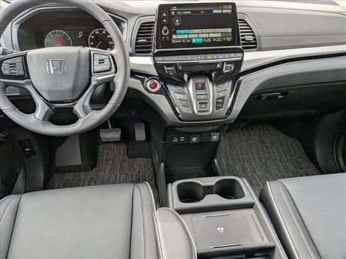 New 2026 Honda Odyssey Touring image 14