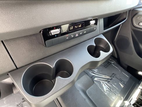 Used 2025 Mercedes-Benz Sprinter 2500 image 24