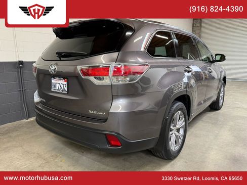 Used 2015 Toyota Highlander XLE AWD/4WD image 7