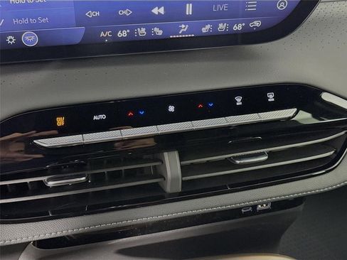 New 2026 Buick Enclave Avenir FWD image 18