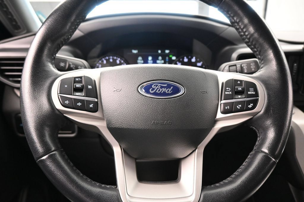 Used 2023 Ford Explorer XLT RWD image 23